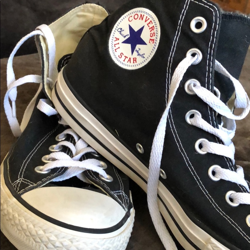 **Like New** All Star Converse .. Unisex